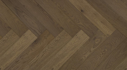 Plancher de bois franc Grandeur, collection Herringbone, chêne Pando (bois franc d'ingénierie)