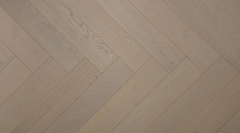 Plancher de bois franc Grandeur Collection Herringbone Chêne toundra (bois franc d'ingénierie)