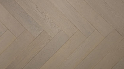 Plancher de bois franc Grandeur Collection Herringbone Chêne toundra (bois franc d'ingénierie)