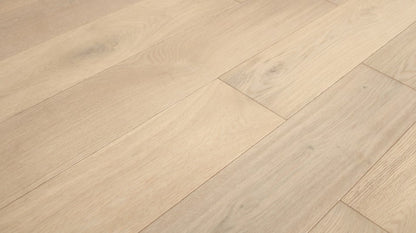 Plancher de bois franc Grandeur Collection Ultra Chêne du Sahara (bois franc d'ingénierie)