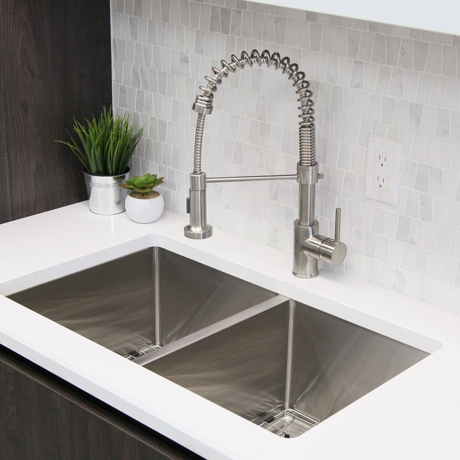 Stylish Milano 17.5" Kitchen Faucet Single Handle Pull Down Dual Mode Lead Free Brushed Nickel Finish K-107B - Renoz