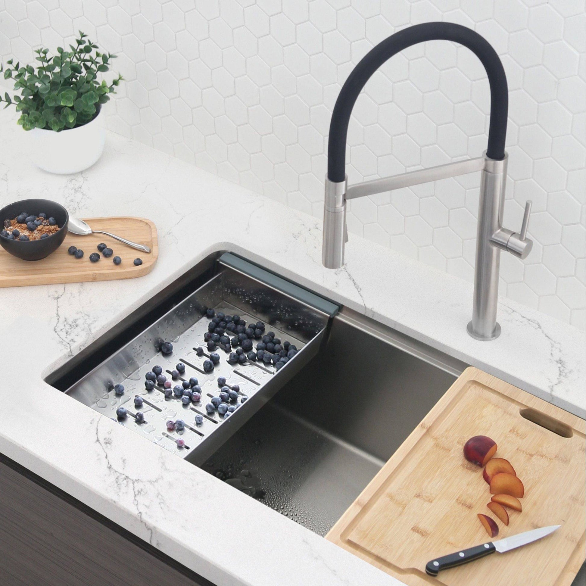 Stylish Versa33 33" x 19" Workstation Single Bowl Undermount 16 Gauge Stainless Steel Kitchen Sink with Built in Accessories S-613W - Renoz