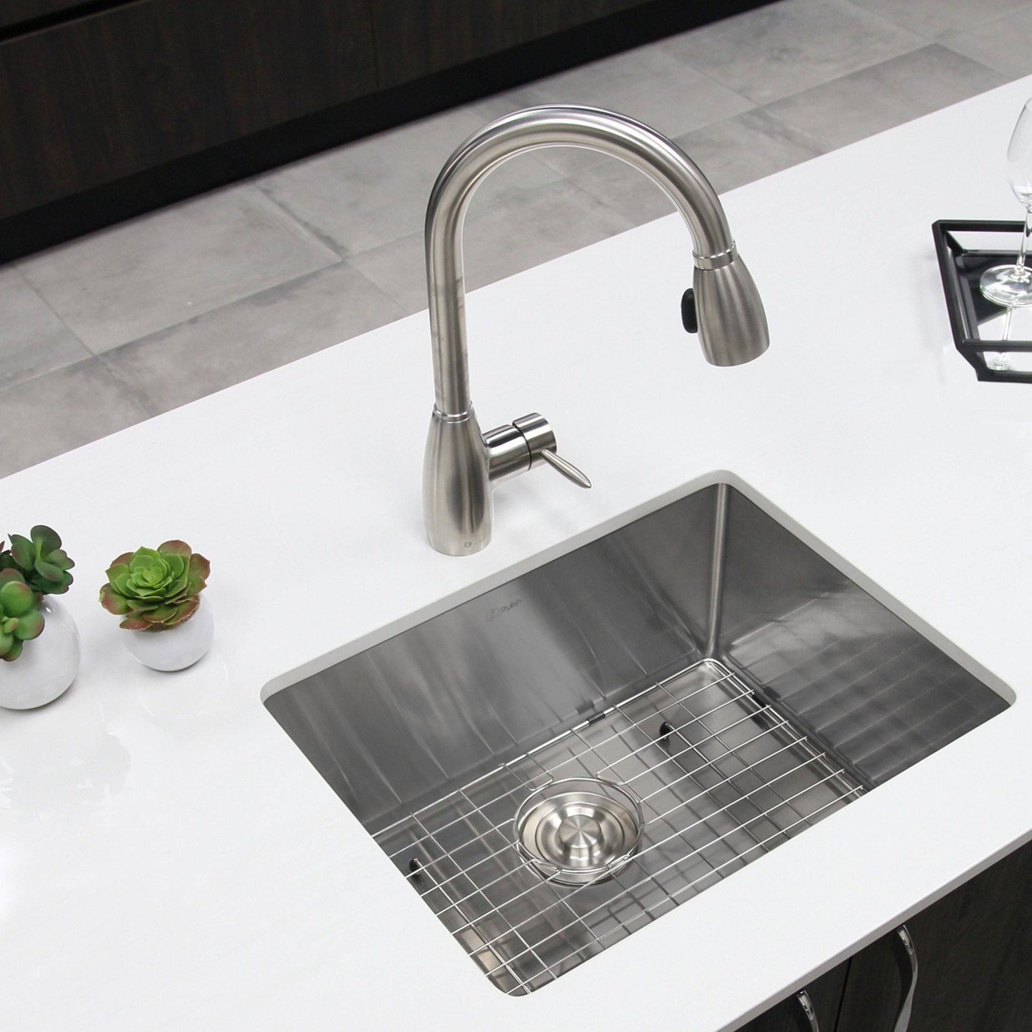 Stylish Citrine 23" x 18" Single Bowl Undermount Stainless Steel Kitchen Sink S-307XG - Renoz