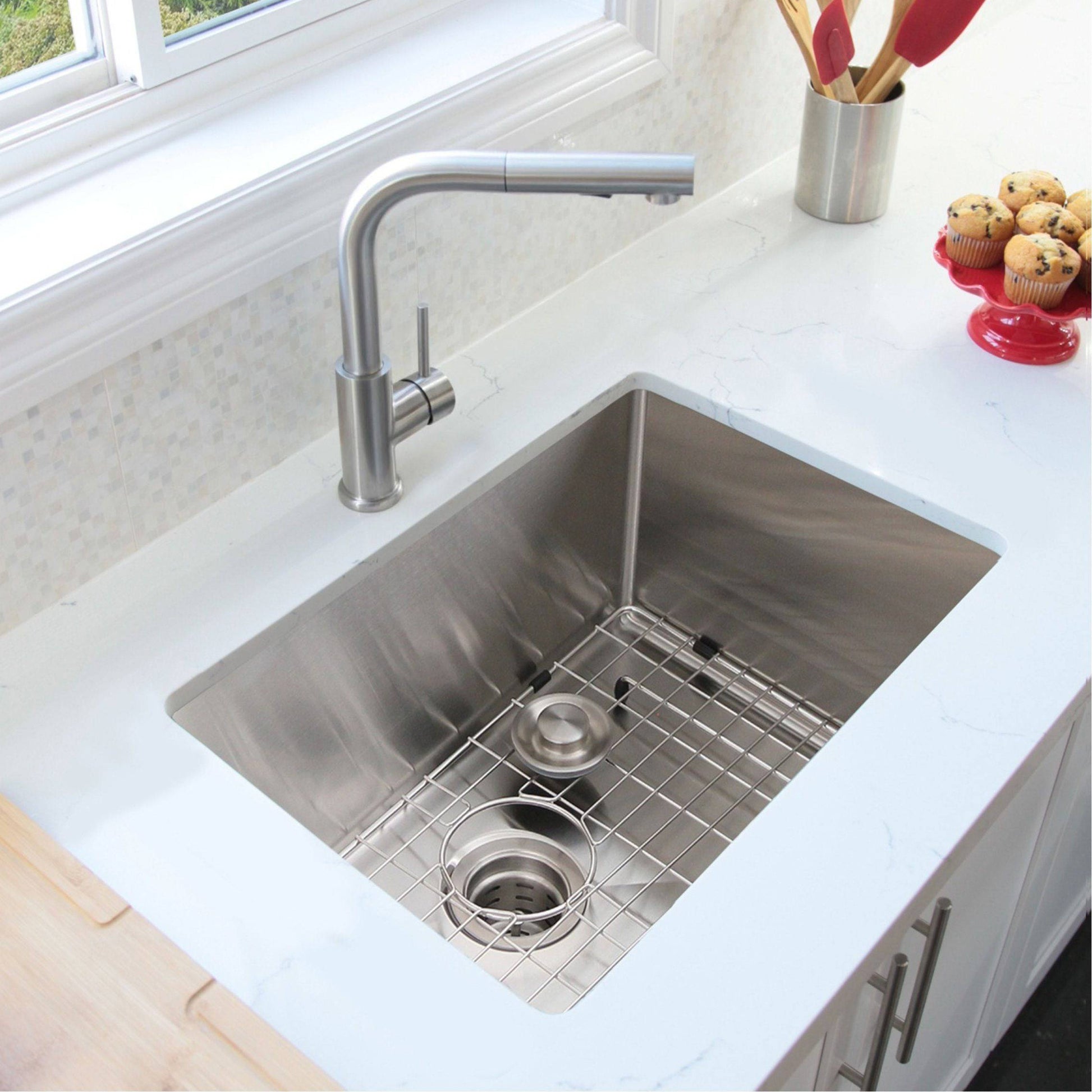 Stylish Zafiro 30" x 18" Single Bowl Undermount Stainless Steel Kitchen Sink S-311XG - Renoz